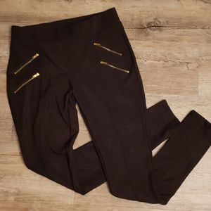 🦄Black leggings with golden zipper accent